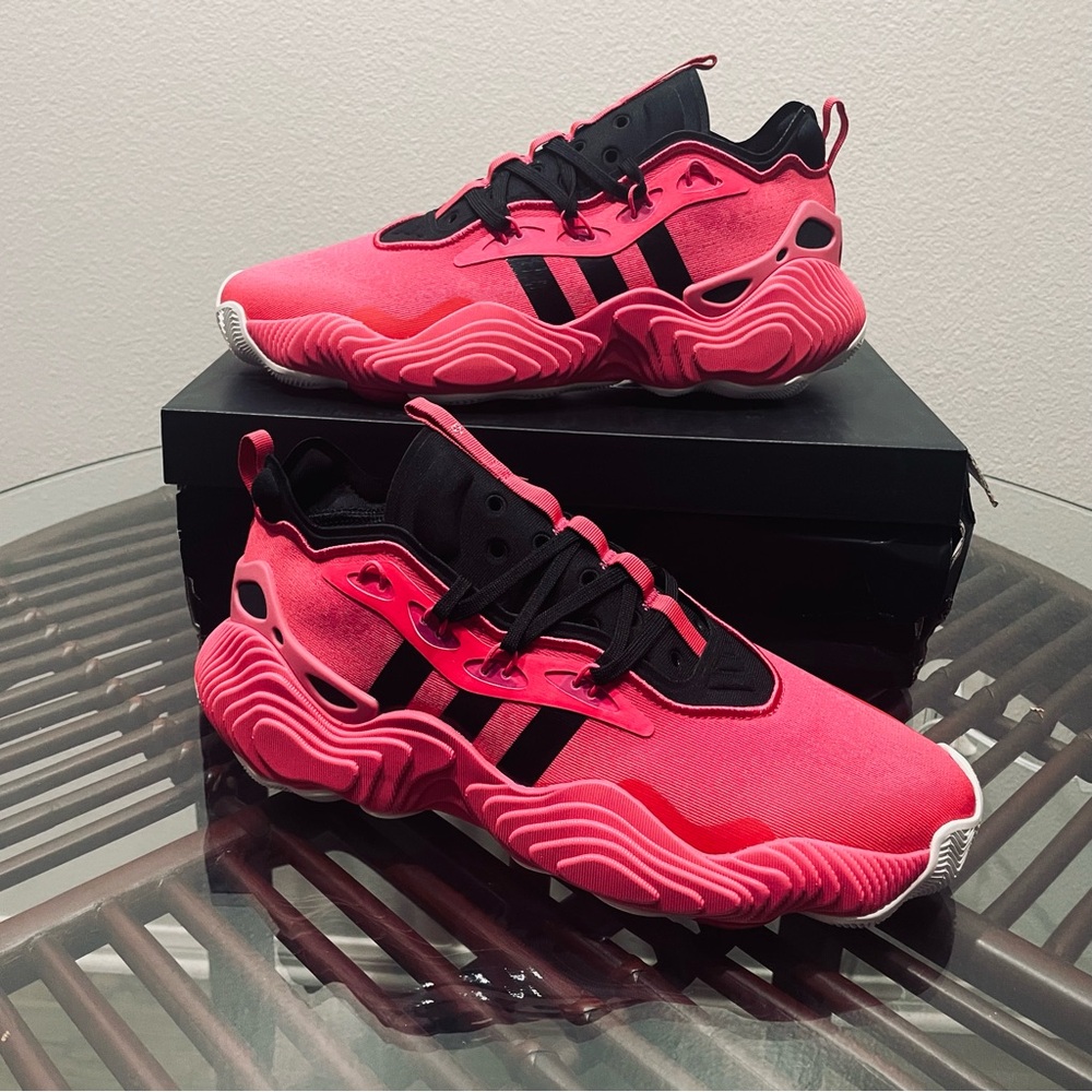 NWT Adidas Men’s Trae Young 3 Team - Size 12